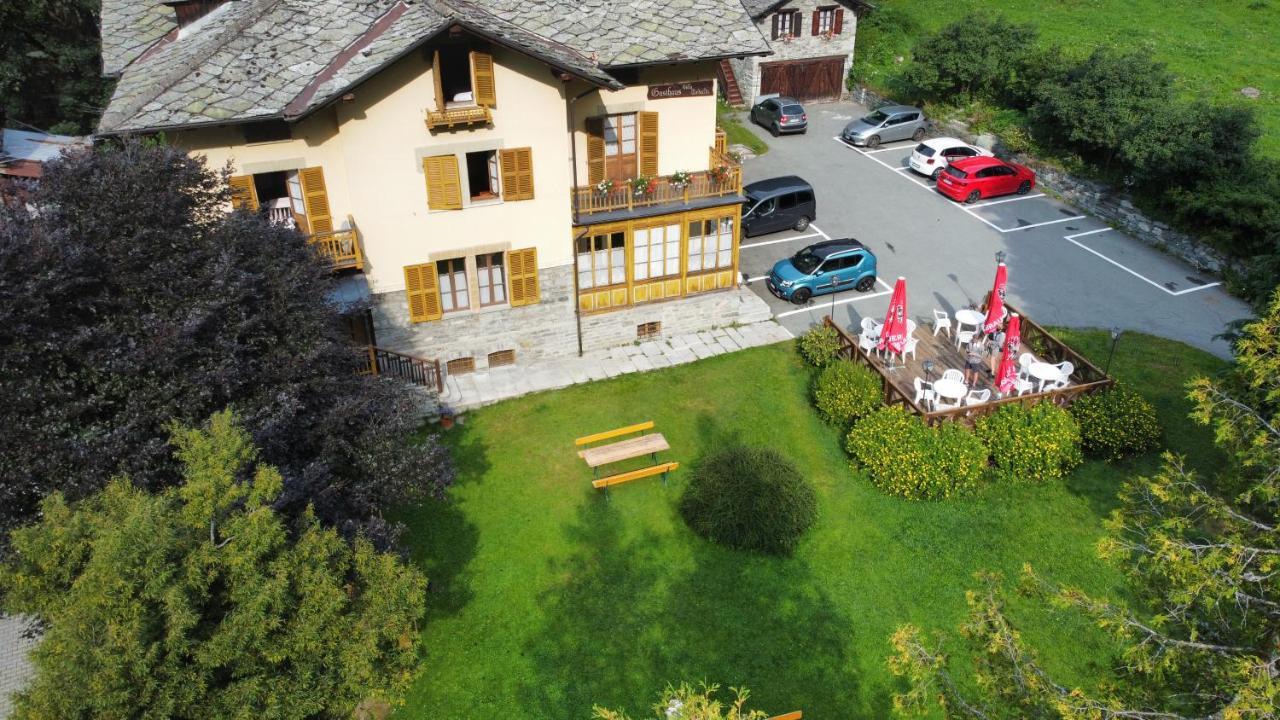 Hotel Villa Tedaldi Gressoney-Saint-Jean Εξωτερικό φωτογραφία