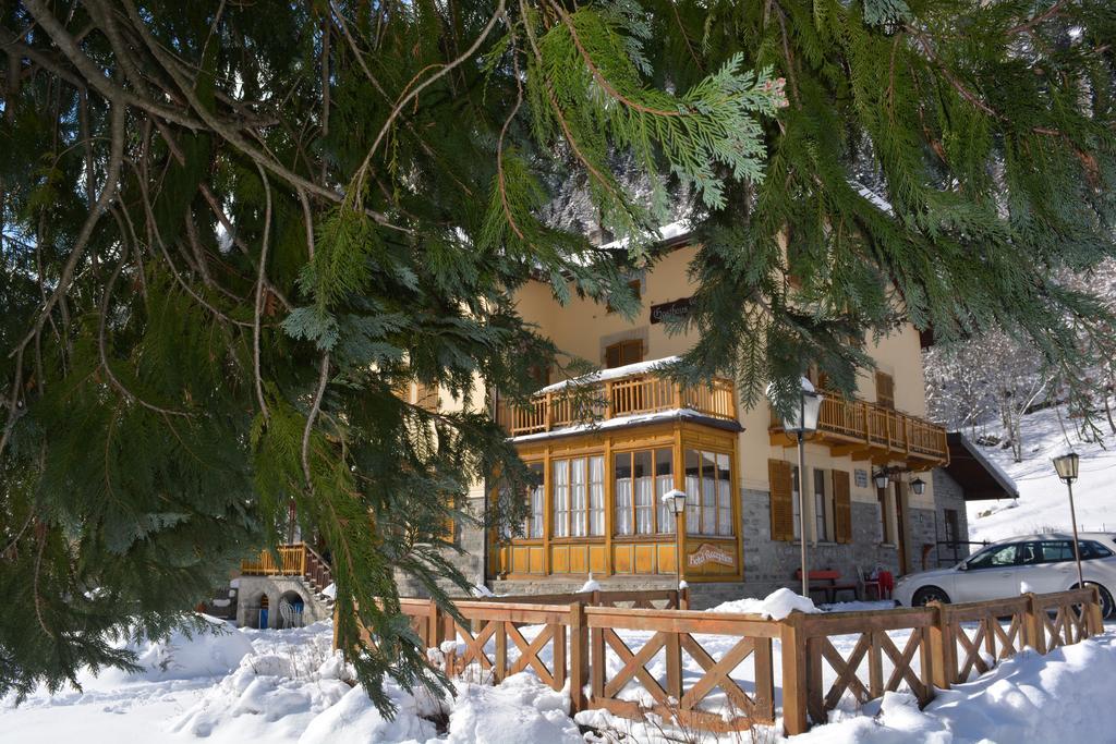 Hotel Villa Tedaldi Gressoney-Saint-Jean Εξωτερικό φωτογραφία