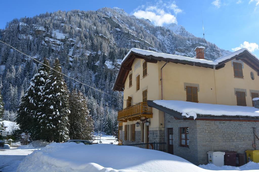 Hotel Villa Tedaldi Gressoney-Saint-Jean Εξωτερικό φωτογραφία