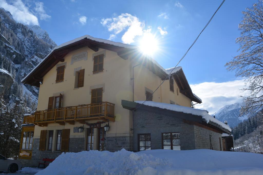 Hotel Villa Tedaldi Gressoney-Saint-Jean Εξωτερικό φωτογραφία