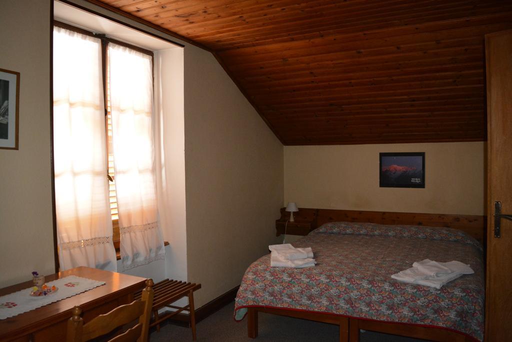Hotel Villa Tedaldi Gressoney-Saint-Jean Εξωτερικό φωτογραφία